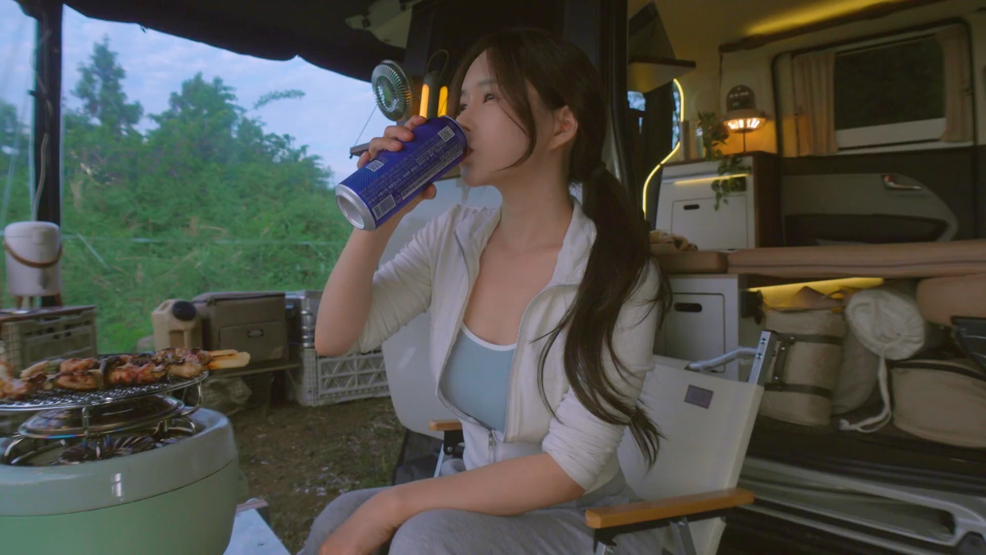 男子轻信境外“高薪招聘” 被囚禁一个月 亲属被敲诈30万元